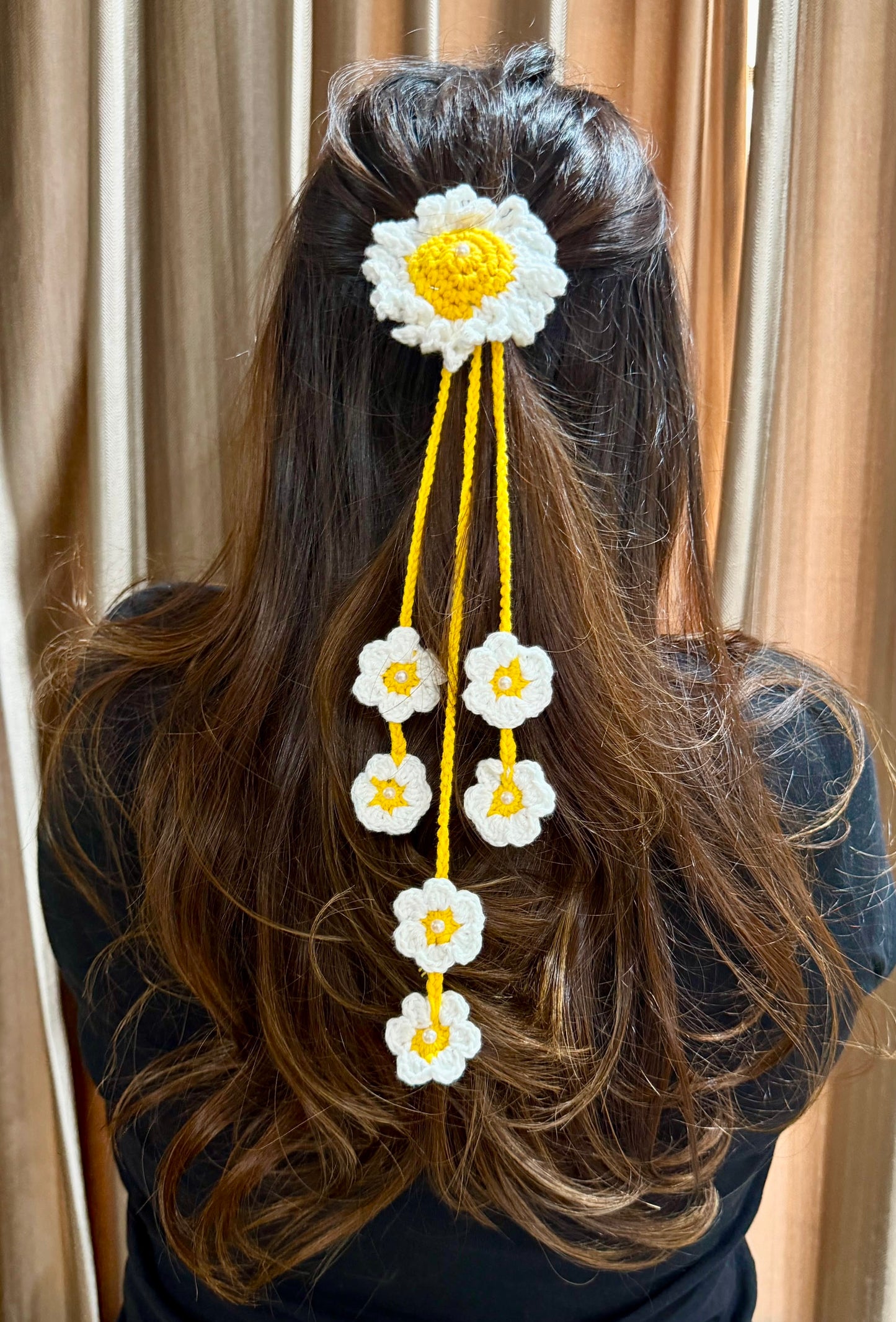 Daisy Tassel Hair Charm