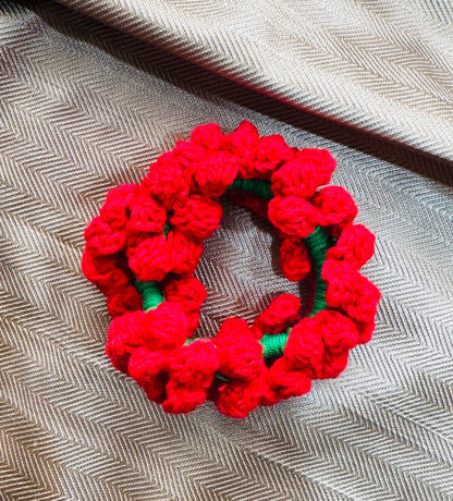 Crimson Rose Crochet Bun Gajra